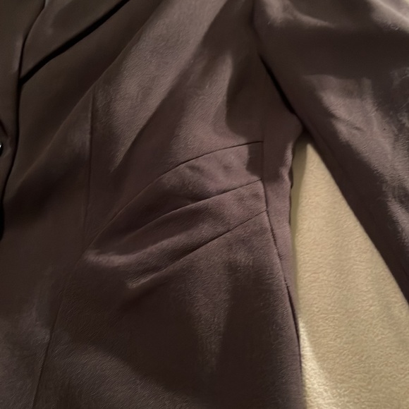 Brown Limited Blazer size 6. - Picture 2 of 2